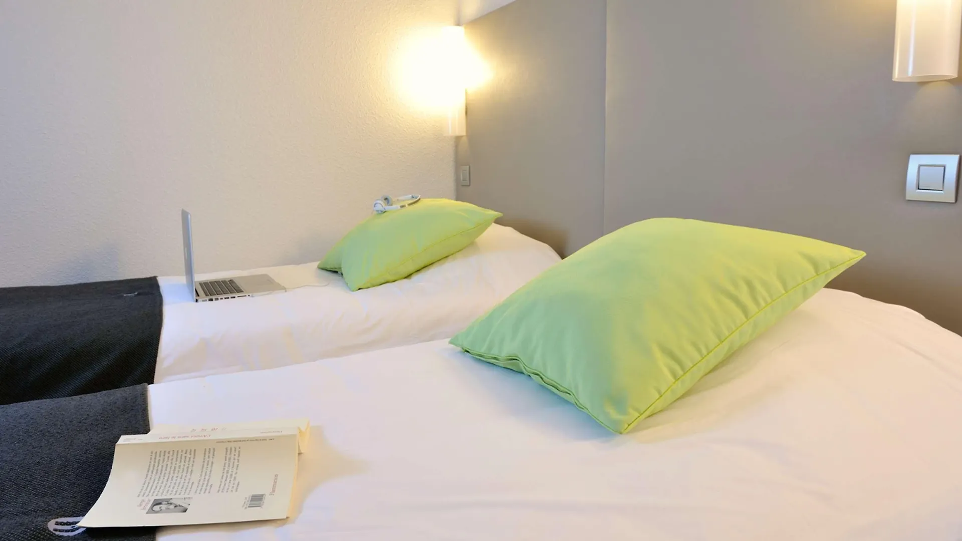 Kyriad Villeneuve Saint Georges - Hotel Renove