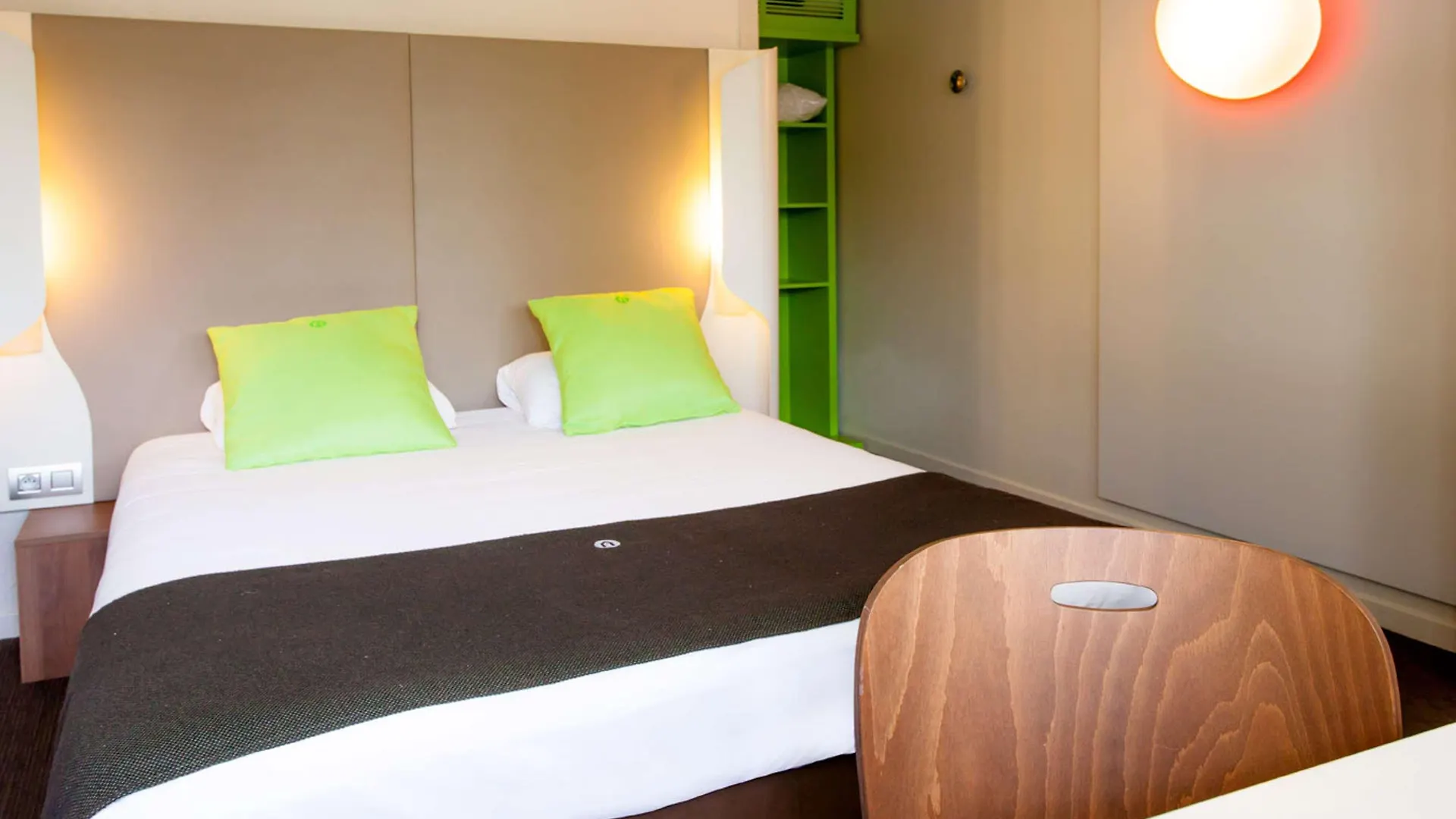 Kyriad Villeneuve Saint Georges - Hotel Renove