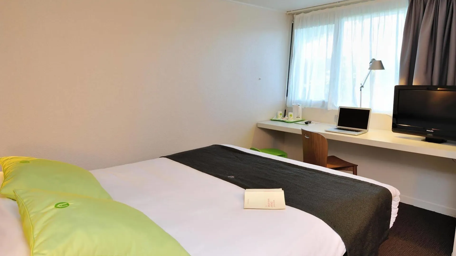 Kyriad Villeneuve Saint Georges - Hotel Renove  Villeneuve-Saint-Georges